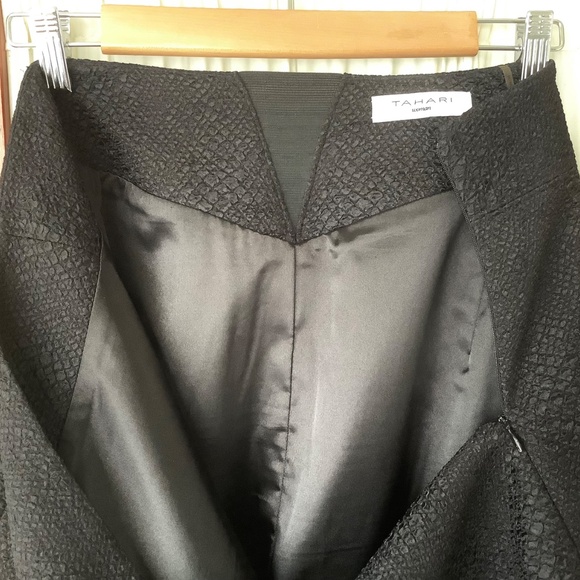 TAHARI Black Textured Pencil Skirt Plus Size 22 Lined Side and Slit Zipper - Picture 8 of 9